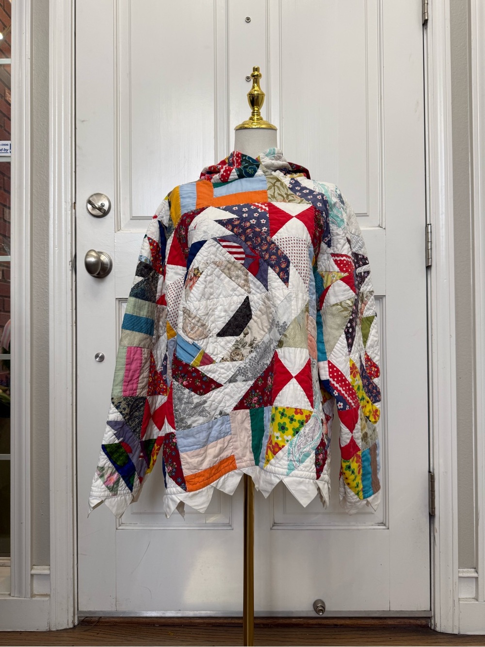 Vintage Patchwork Quilted Pullover with Hood in Multicolor